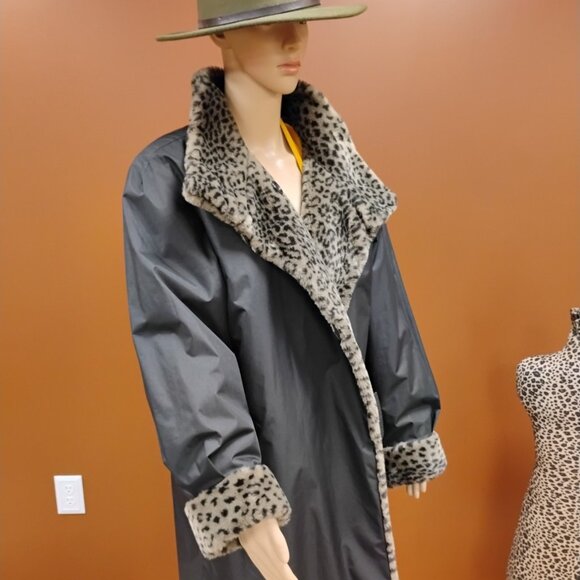 Reversible Faux Fur Leopard Coat | Plush & Smooth Finish - Picture 3 of 10